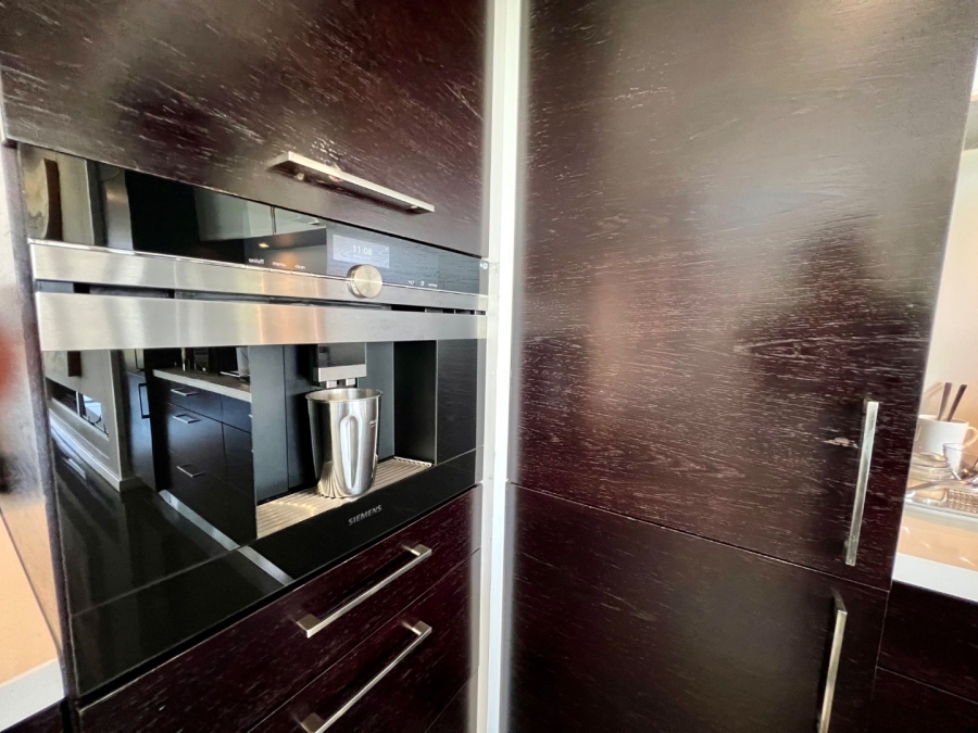 5 Bedroom Property for Sale in Oubaai Western Cape